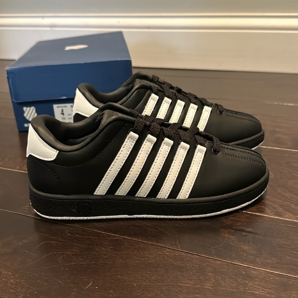 K-Swiss classic varsity low sneaker NIB 4 - Picture 1 of 8
